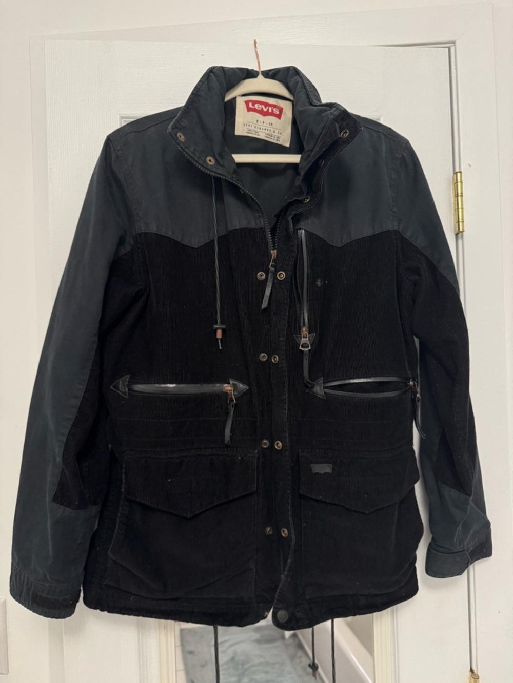 Levi's Black Men's Mixed-Material Utility Jacket with Corduroy Panels